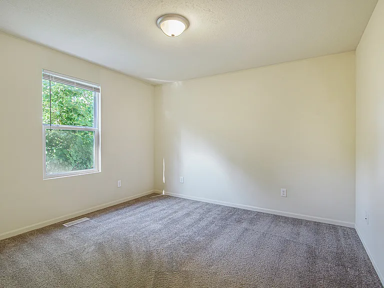 2629 Redwood Ave — Photo 17