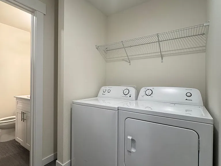 503 E Helena Ave — Photo 7