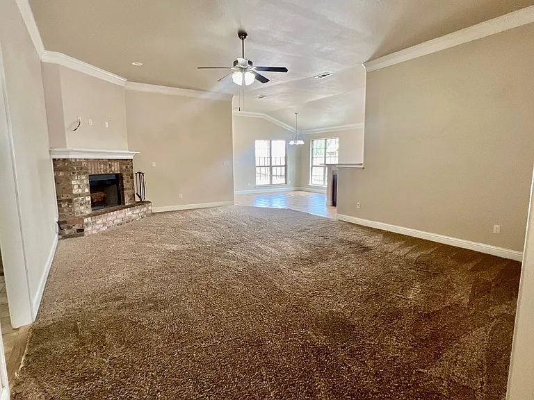 303 Koufax Ct — Photo 3