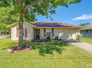 701 N Walnut St, Cleburne, TX 76033