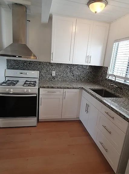 2846 Blenheim Ave — Photo 4