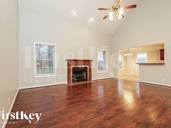 3rd image of 593 Winding Bluff Way