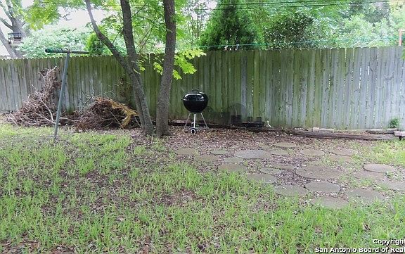 5th image of 9823 GREENTREE ST