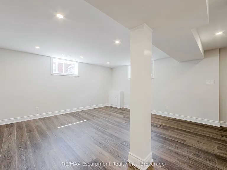 325 E 32nd St #2 — Photo 8