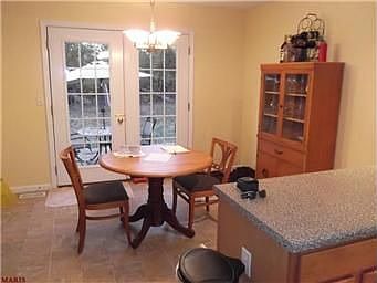 4th image of 19 Glen Meadows Dr