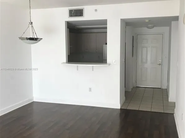 50 Menores Ave APT 421, Coral Gables, FL 33134