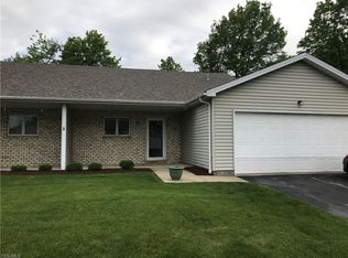 563 Wilcox Rd, Youngstown, OH 44515