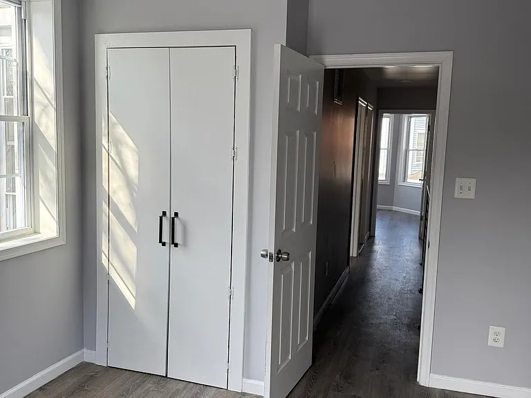576 E Herman St — Photo 10