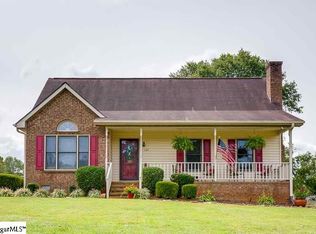 169 Parris Ridge Dr, Boiling Springs, SC 29316