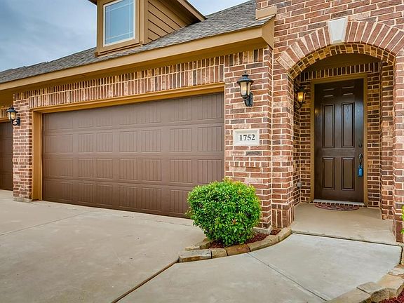 4th image of 1752 Laramie Ln