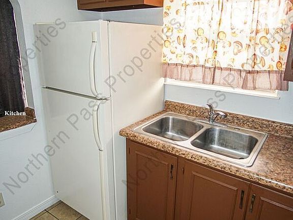 5th image of 3515 La Luz Ave