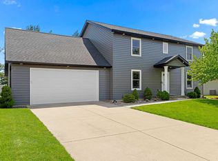1940 Deer Ln, Washington, IL 61571