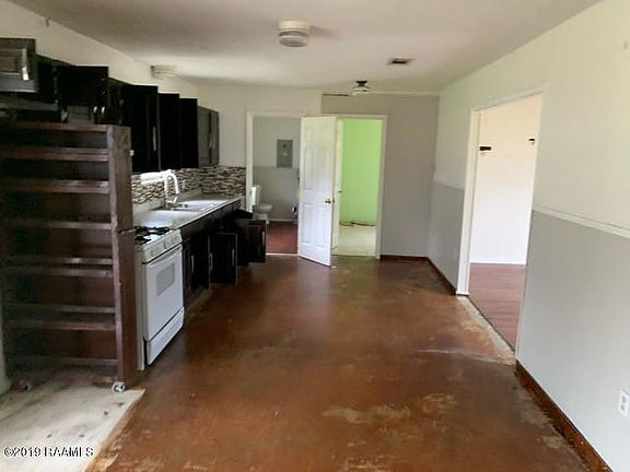 3rd image of 1316 Dillard St