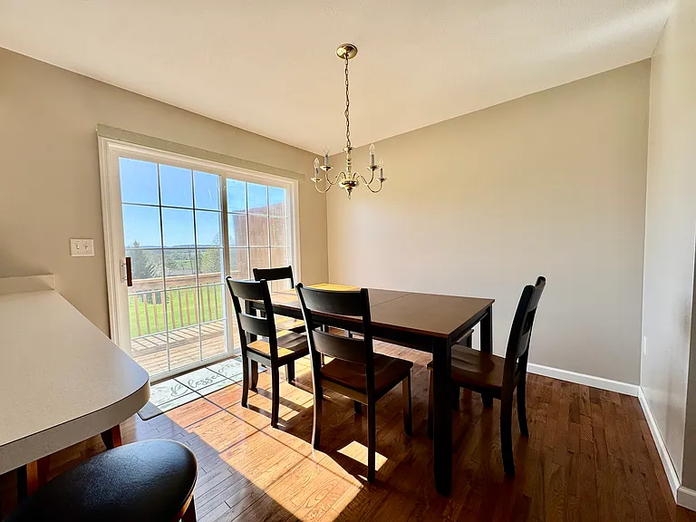 212 Birchtree Ct — Photo 8