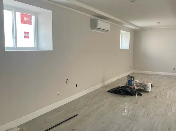 16 Hillcrest Street image 8 of 9