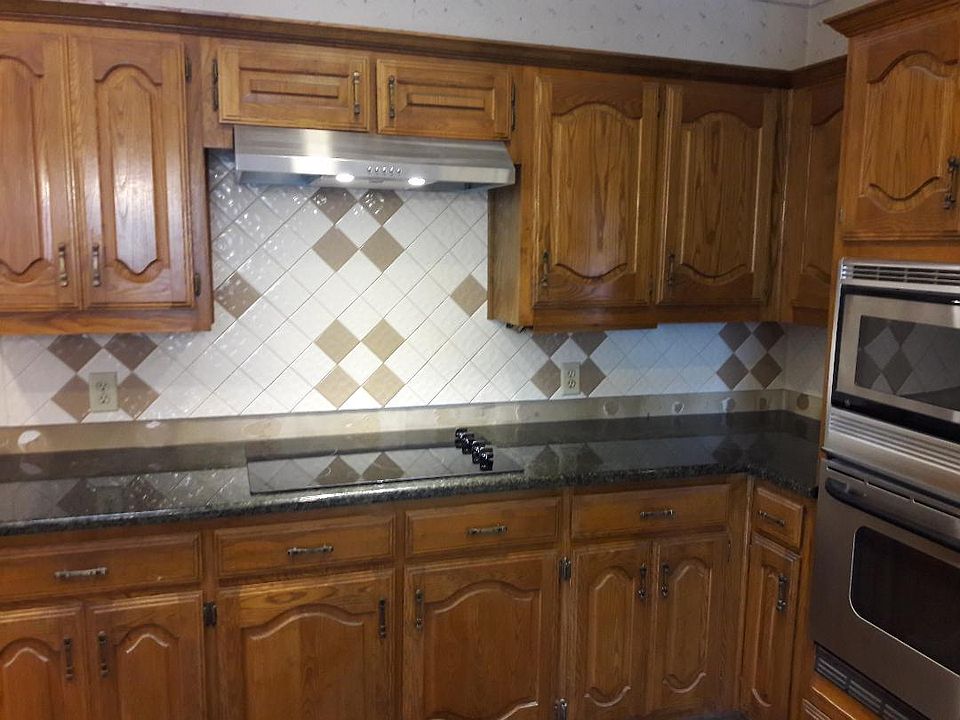 2nd image of 2534 Millcroft Ln