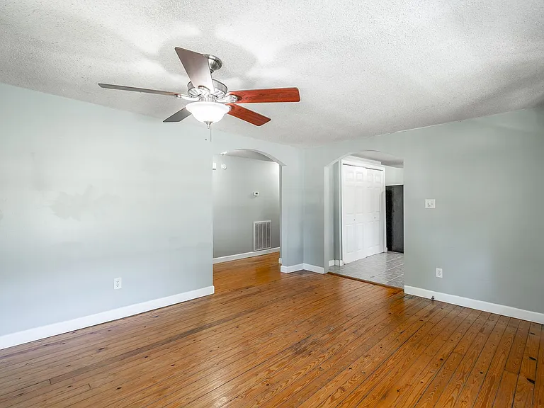3508 Myrtle Ave — Photo 6