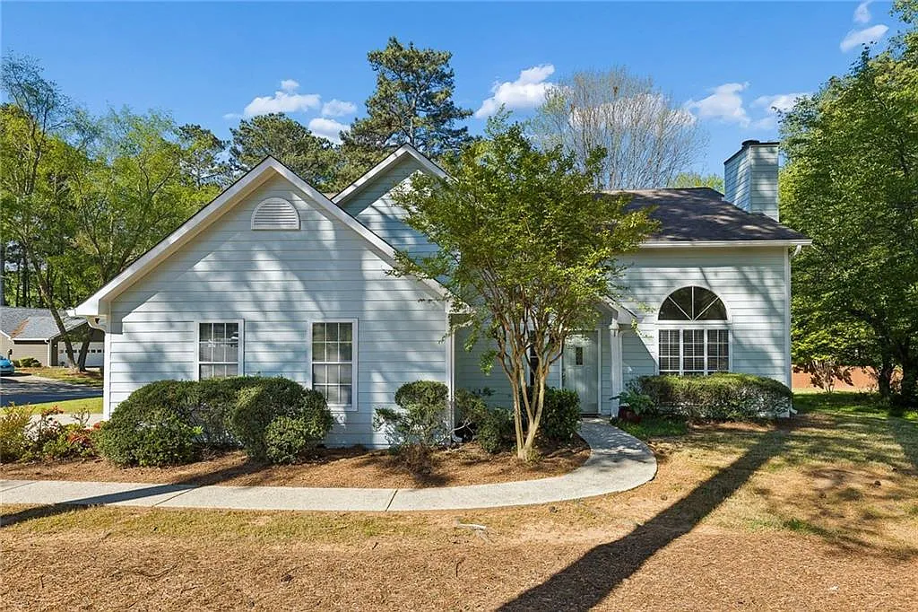 4775 Roswell Mill Dr photo 1
