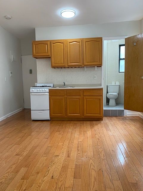 2nd image of 208 Thompson St APT 16