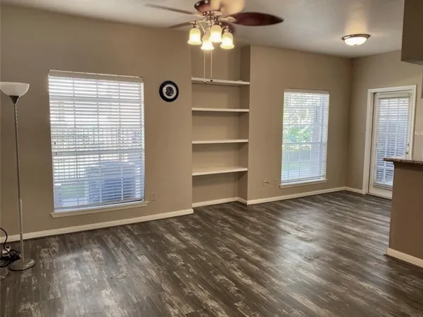 2626 Holly Hall St APT 1211, Houston, TX 77054