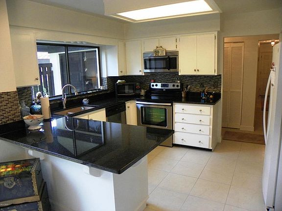 2nd image of 103 Sea Island Cir