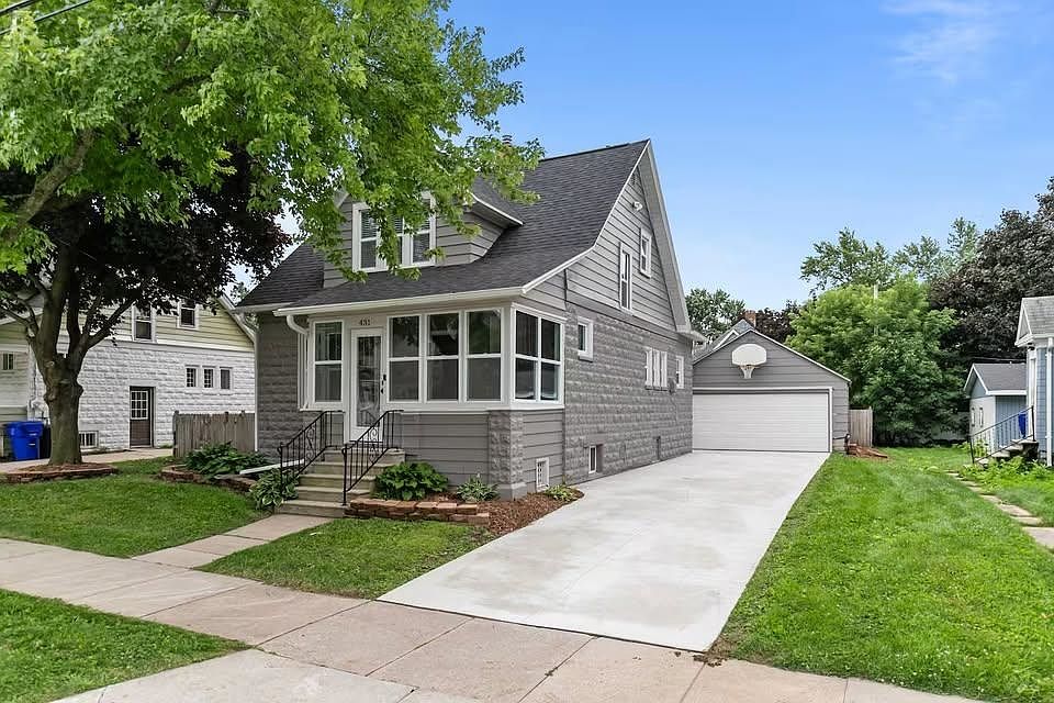 1st image of 431 E Summer St