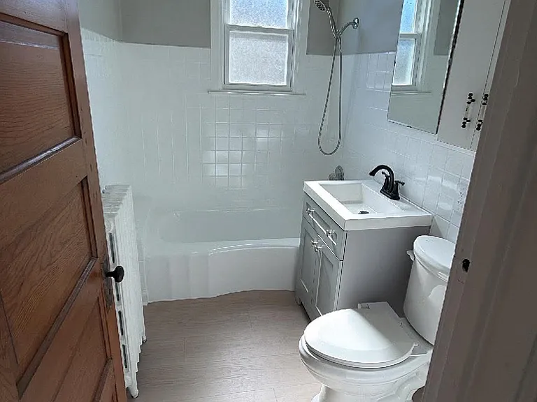 3312 E 136th St #1R — Photo 3