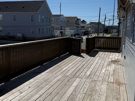 4th image of 210 Q Ave