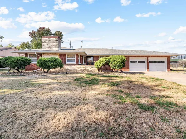1818 Highland Ave, Salina, KS 67401
