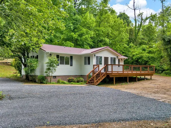 501 Riverview Dr, Johnson City, TN 37601