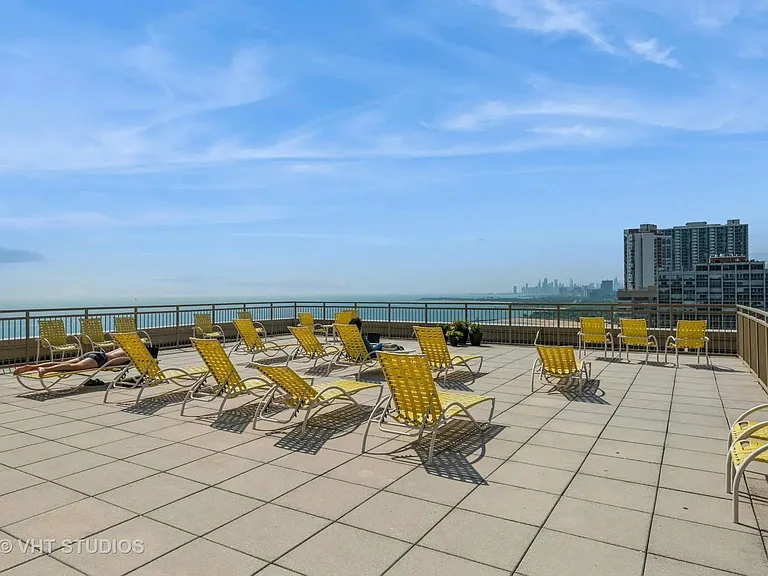 6301 N Sheridan Rd #10R — Photo 20