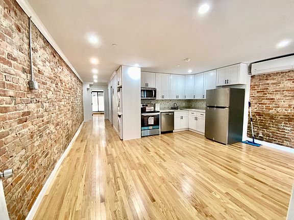 4th image of 422 Jefferson Ave #A