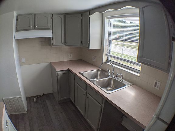 5th image of 723 44th Ave E APT 7