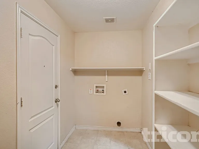 5281 Placid Dr — Photo 8