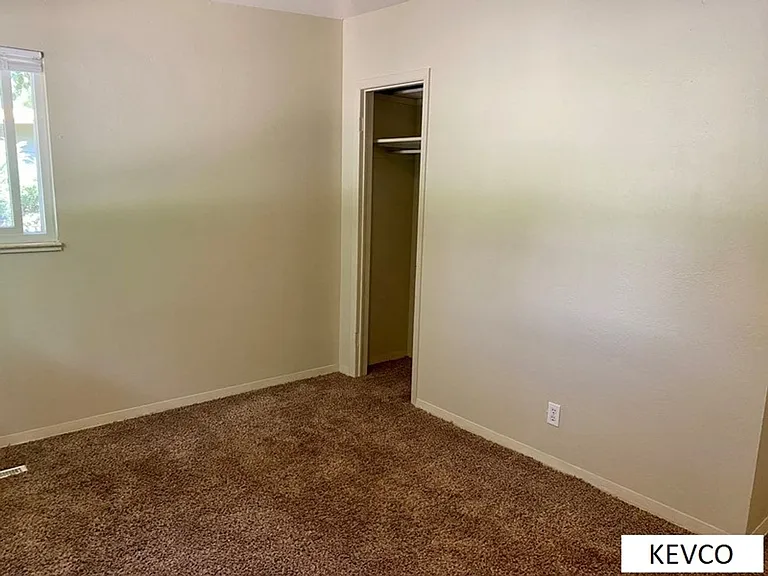 727 W Prospect Rd — Photo 11
