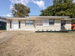 1853 Burning Tree Ln, Carrollton, TX 75006