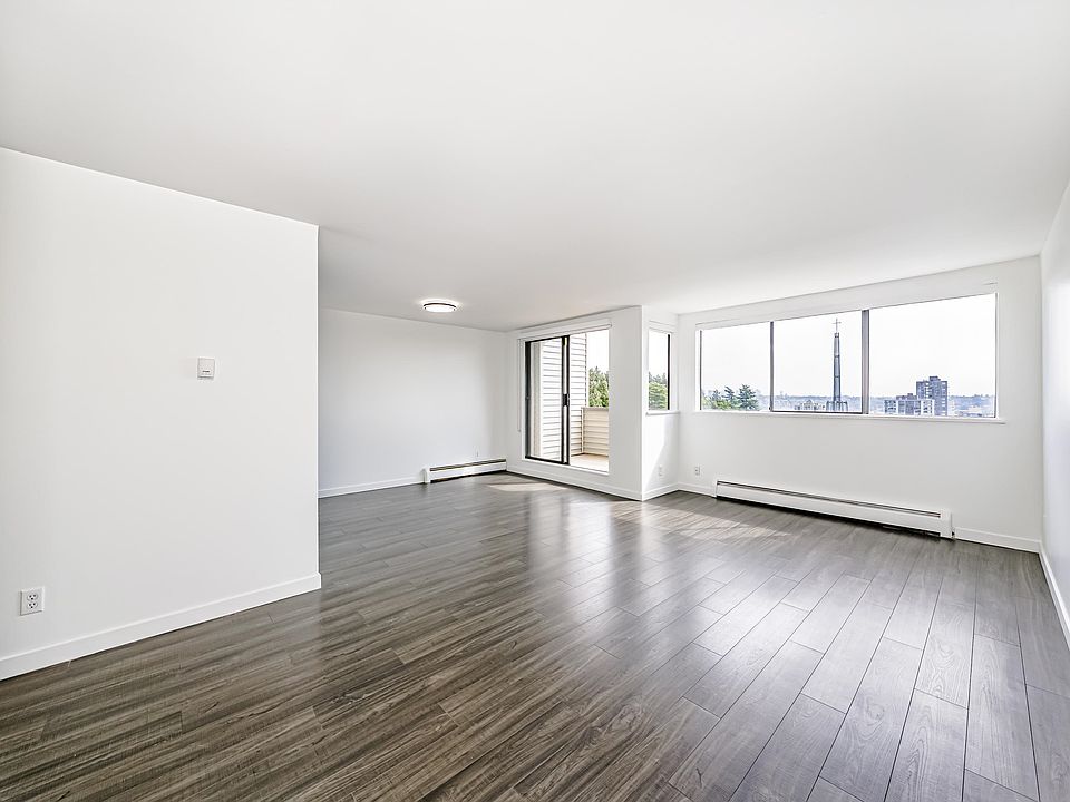 1st image of 225 6th St #302