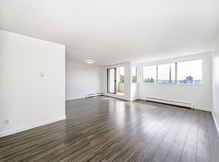 225 6th St #302, New Westminster, BC