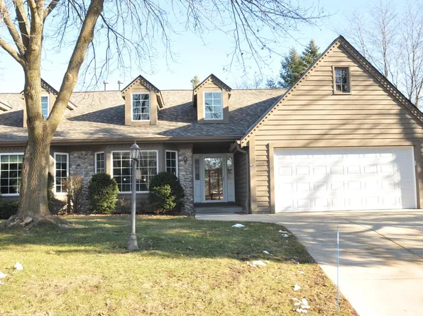 3892 South Oakbrook DRIVE, Greenfield, WI 53228