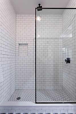5th image of 452 Harman St #2A