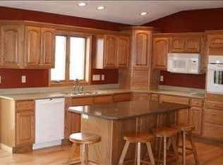 20691 Red Wing Dr, Dubuque, IA 52001