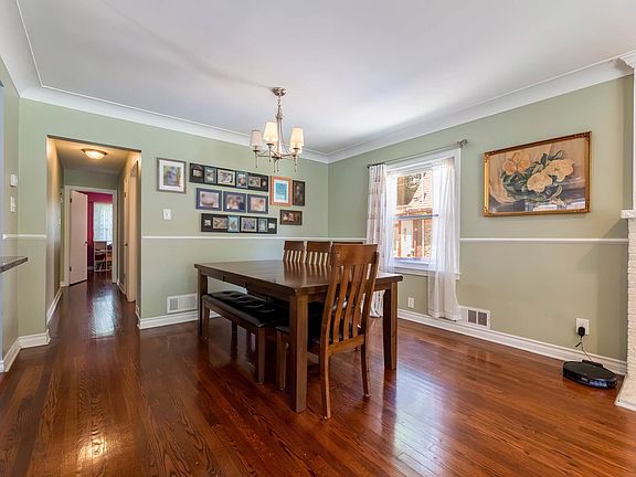 5th image of 10218 S Wood St