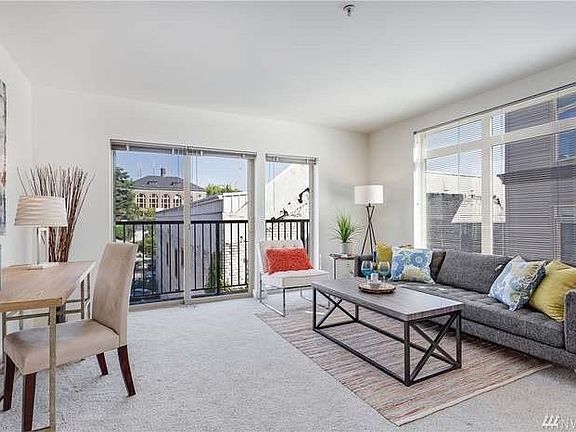 4th image of 1620 Belmont Ave #5