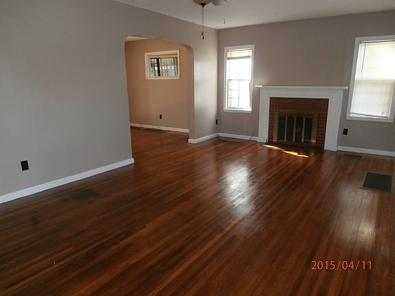 2nd image of 944 Kelton Ave