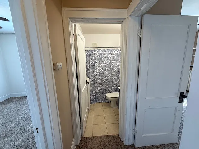 Hallway between both bedrooms