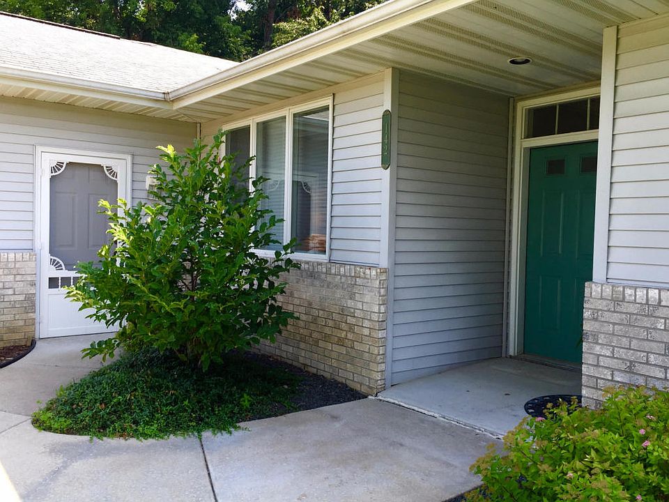 1st image of 142 Larkspur Ln E