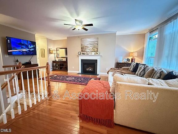 3rd image of 4008 Abbey Park Way