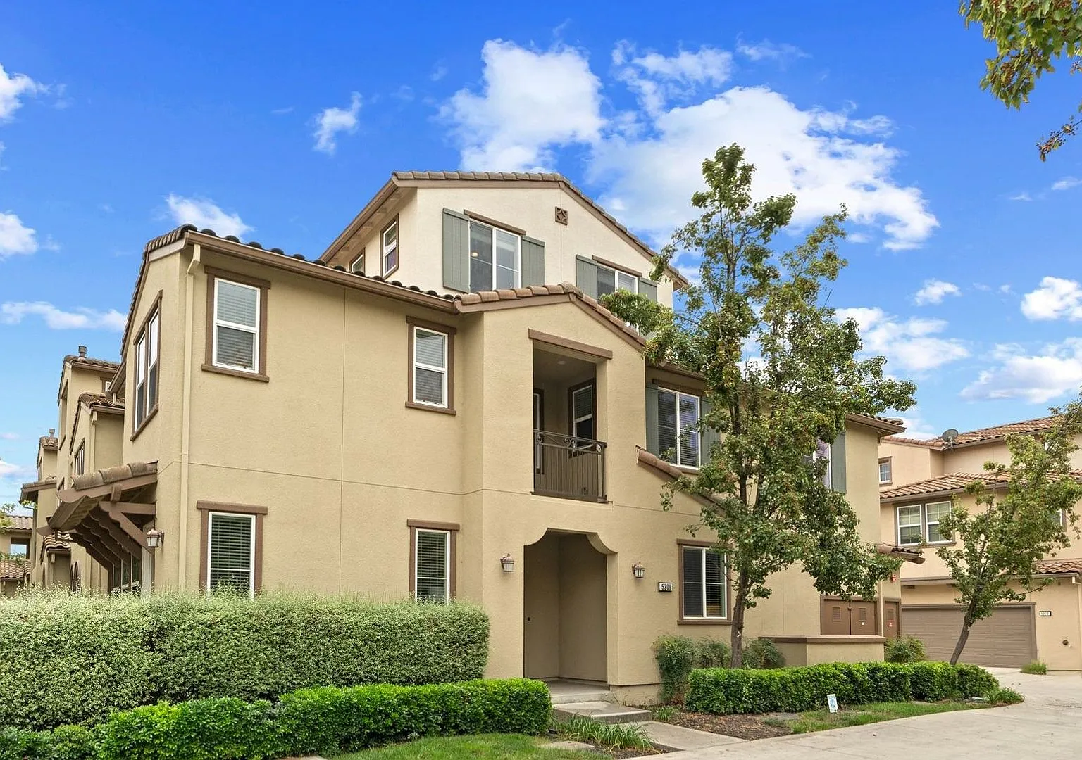 3 Bed/ 3 Bath Townhome Avaiable For Rent In San Ramon, Ca — Photo 1