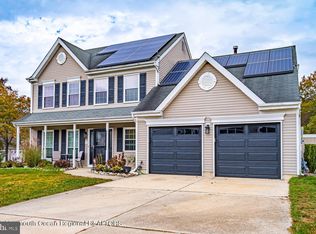 1 Hickory Cir, Barnegat, NJ 08005