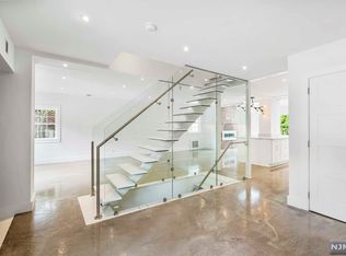 343 Westview Ave, Fort Lee, NJ 07024